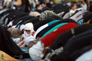 
برگزاری نماز عید قربان در کشورهای مختلف جهان+عکس

 14