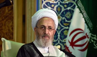 آیت الله سبحانی: مرحوم پیشوایی در تاریخ استاد کم نظیری بود
