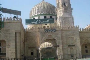 مصر نمازخانه بانوان مقام حضرت زینب (س) را بست