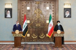 حجت‌الاسلام رئیسی در نشست خبری مشترک با نخست وزیر عراق:

لغو روادید ایران و عراق خبر خوب الکاظمی بود / وعده نخست‌وزیر عراق برای افزایش تعداد زائران اربعین 2