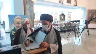بازدید حجت الاسلام و المسلمین نواب از موزه دفاع مقدس کرمان 6