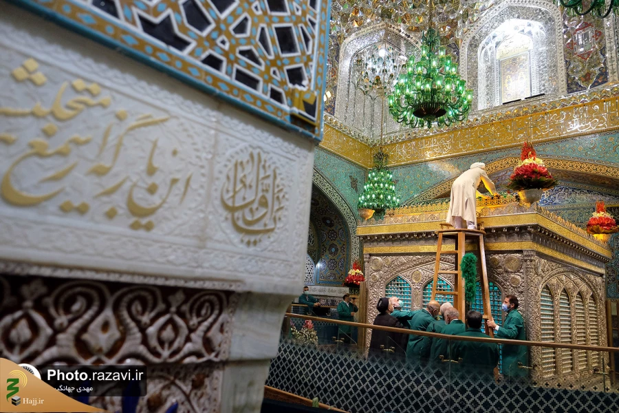آیین تعویض پوش ضریح مطهر رضوی همزمان با سوم ربیع الاول
 17