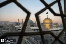 تعویض پرچم گنبد حرم مطهر رضوی همزمان با سوم ربیع الاول
 12