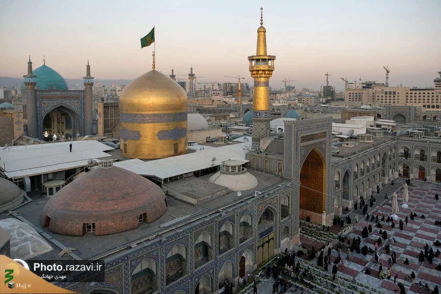 تعویض پرچم گنبد حرم مطهر رضوی همزمان با سوم ربیع الاول
 16