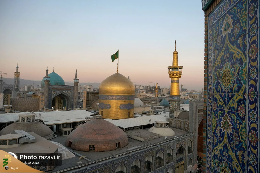 تعویض پرچم گنبد حرم مطهر رضوی همزمان با سوم ربیع الاول
 17