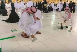 فاصله اجتماعی در مسجدالحرام لغو شد 2