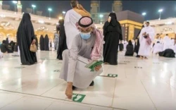 فاصله اجتماعی در مسجدالحرام لغو شد 3