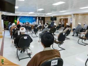 آزمون ارتقای روحانیون عتبات به عمره در قم برگزار شد