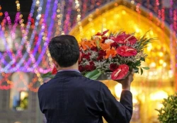 

گل‌آرایی حرم رضوی در استقبال از میلاد پیامبر رحمت