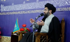 حجت الاسلام والمسلمین حسینی قمی:

صلوات بر پیامبر(ص) و اهل بیت(ع) عذاب را دفع می‌کند