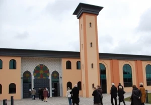 هتک حرمت ۳ مسجد دیگر در فرانسه