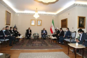 رئیس سازمان حج و زیارت:

از سرگیری سفر زیارتی سوریه مبتنی بر رعایت پروتکل های بهداشتی، عزت، کرامت و امنیت زائران است
