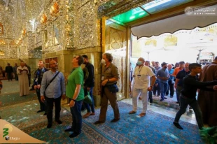 گردشگران آلمانی به زیارت حرم حضرت امیرالمؤمنین (ع) مشرف شدند 3