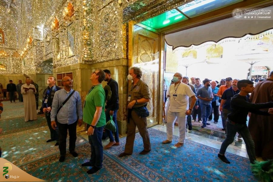 گردشگران آلمانی به زیارت حرم حضرت امیرالمؤمنین (ع) مشرف شدند 3