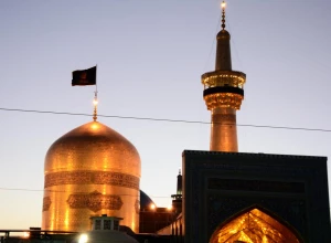 سیاهپوش شدن حرم مطهر رضوی در شب وفات کریمه اهل بیت(س)