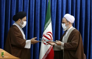 در راستای ارتقا و به روز شدن سطح همکاری‌های مشترک امضاء شد؛

تفاهم نامه همکاری حوزه نمایندگی ولی فقیه در امور حج و زیارت و مرکز مدیریت حوزه‌های علمیه 2
