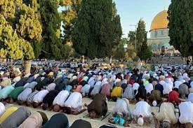 حضور ۴۵ هزار نمازگزار در مسجدالاقصی با وجود تدابیر امنیتی در قدس