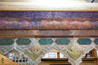 پایان ساخت و نصب کتیبه شعر ضریح حضرت زینب(ع)