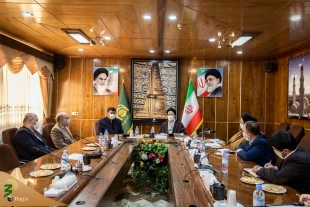 Iranian Red Crescent Society Chairman meets with Supreme Leader's representative in Hajj and Pilgrimage affairs 3