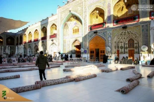  فرشهاى کهنه صحن مطهر علوى تعویض شدند.  9