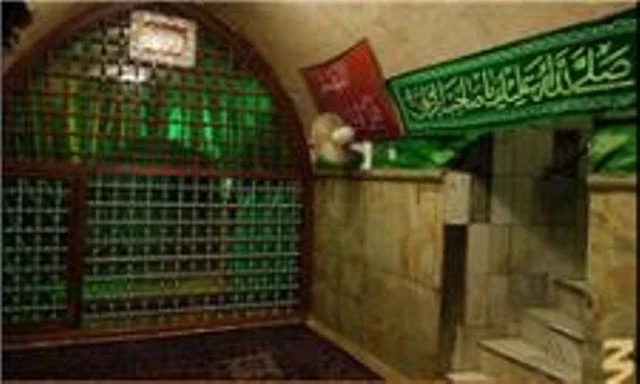 دبیر ستاد عتبات عالیات استان مرکزی:
پنجره سرداب مقدس امام زمان (عج) ساخته و آماده نصب شد
 2