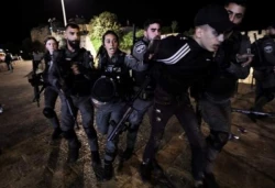 درگیری‌ شدید فلسطینیان با شهرک‌نشینان صهیونیست در غرب قدس 2