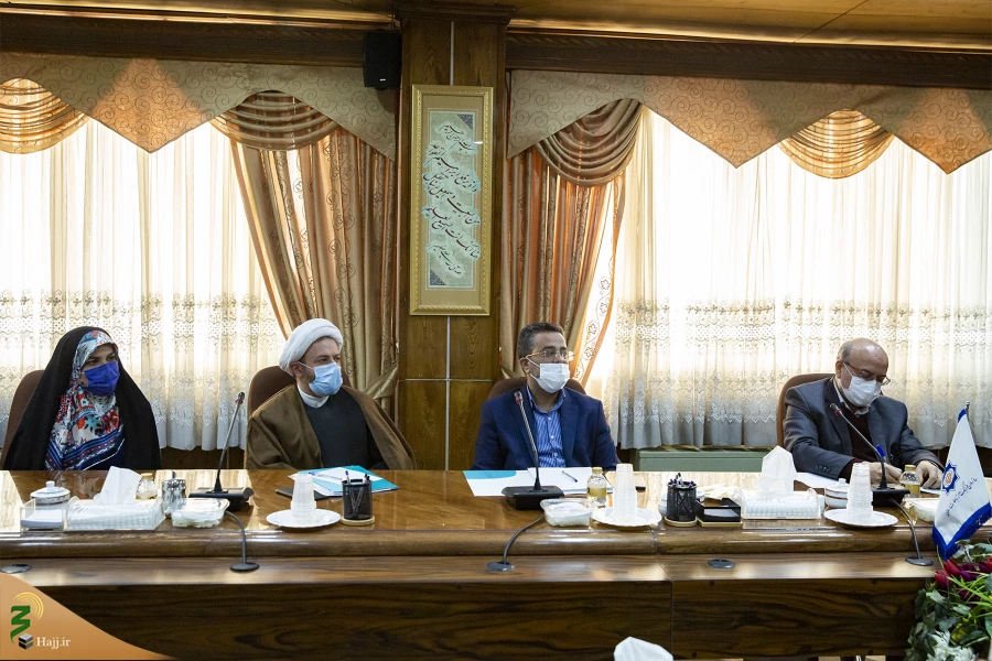 در راستای ارتقا سطح همکاری‌های مشترک امضاء شد؛

تفاهم نامه همکاری حوزه نمایندگی ولی فقیه در امور حج و زیارت و سازمان فرهنگ و ارتباطات اسلامی
 9