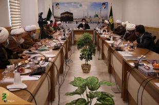 تاكيد حجة الاسلام نواب علي الجدارة و استخدام رجال الدين الأكفاء و الشباب في بعثة سماحة القائد

 2