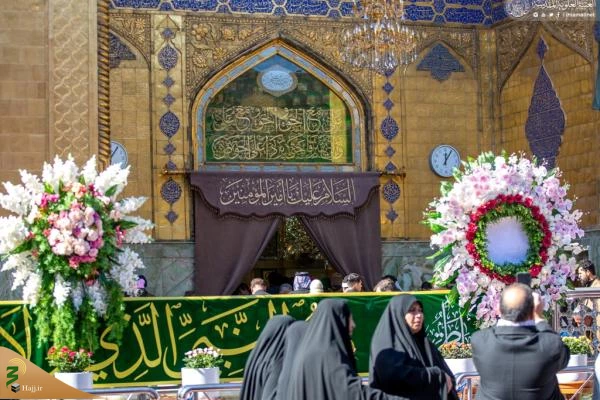 پرچم «یا سیدة نساء العالمین» بر فراز گنبد حرم امام علی(ع) 3