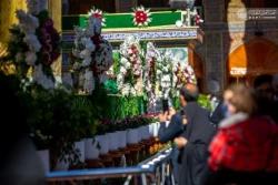 پرچم «یا سیدة نساء العالمین» بر فراز گنبد حرم امام علی(ع) 5
