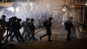 یورش نظامیان صهیونیست به تجمع فلسطینیان در قدس اشغالی