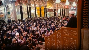 زائرین کربلا در عزای حضرت زینب (س) به سوگ نشستند