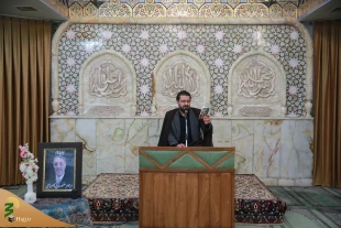 درمراسم زیارت عاشورا در محل سازمان حج و زیارت انجام شد؛

گرامیداشت یاد مدیرپیشکسوت حج وخیرنیکوکار مشهدی 3