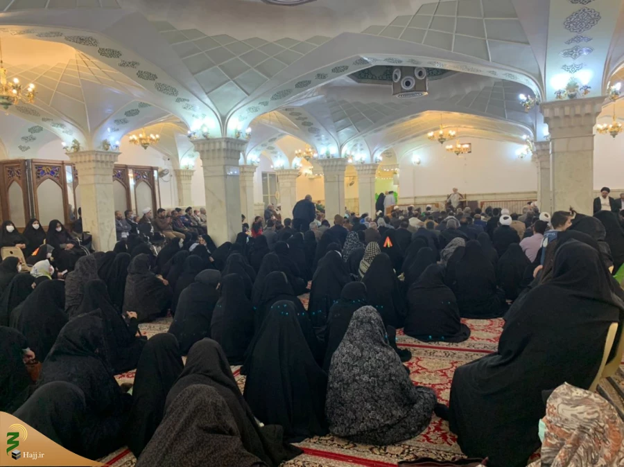خطیب بعثه رهبری در نجف:
در موعظه شفقت و مهر و محبت نهفته است 3