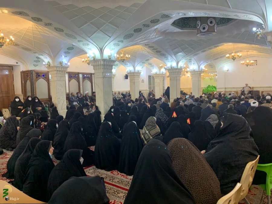 خطیب بعثه رهبری در نجف:
در موعظه شفقت و مهر و محبت نهفته است 2