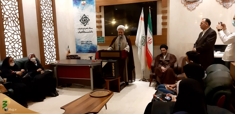 مسئول دفتر نمایندگی بعثه مقام معظم رهبری در عراق: 
دانشجویان سفیر امام حسین (ع) در دانشگاه ها و مراکز علمی باشند 2