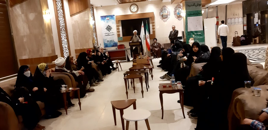 مسئول دفتر نمایندگی بعثه مقام معظم رهبری در عراق: 
دانشجویان سفیر امام حسین (ع) در دانشگاه ها و مراکز علمی باشند 2