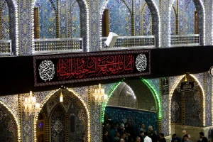 سیاهپوش کردن آستان قدس عباسی به مناسبت فرارسیدن سالروز شهادت امام کاظم (ع)