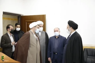 حجت الاسلام والمسلمین نواب مطرح کرد؛

ضرورت عرضه آثار پژوهشکده حج و زیارت در بستر فضای مجازی 7