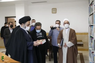حجت الاسلام والمسلمین نواب مطرح کرد؛

ضرورت عرضه آثار پژوهشکده حج و زیارت در بستر فضای مجازی 8
