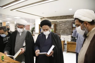 حجت الاسلام والمسلمین نواب مطرح کرد؛

ضرورت عرضه آثار پژوهشکده حج و زیارت در بستر فضای مجازی 9