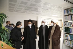 حجت الاسلام والمسلمین نواب مطرح کرد؛

ضرورت عرضه آثار پژوهشکده حج و زیارت در بستر فضای مجازی 11