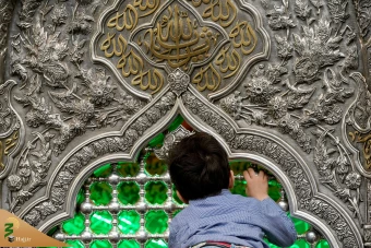 حال و هوای حرم مطهر امام حسین علیه السلام در شب میلاد 7