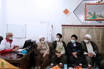 بازدید نماینده ولی فقیه از مرکز پزشکی حج و زیارت در نجف
 5