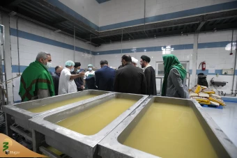 بازدید نماینده ولی فقیه در امور حج و زیارت از آشپزخانه مرکزی زائران ایرانی در نجف
 7