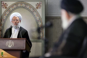 تصاویری از حجت‌الاسلام والمسلمین محمدی ری‌شهری در کنار رهبر انقلاب 20