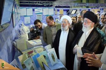 تصاویری از حجت‌الاسلام والمسلمین محمدی ری‌شهری در کنار رهبر انقلاب 11