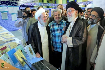 تصاویری از حجت‌الاسلام والمسلمین محمدی ری‌شهری در کنار رهبر انقلاب 12