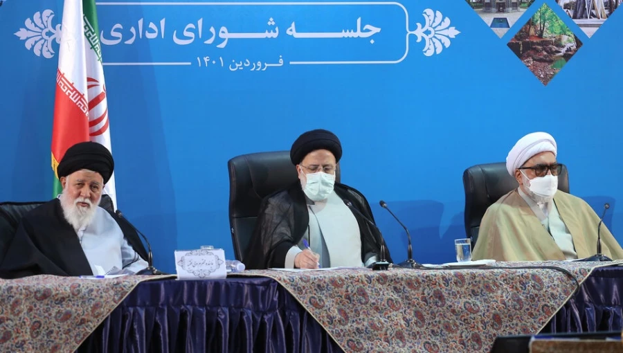 تولیت آستان قدس در شورای اداری خراسان رضوی تأکید کرد:

ضرورت ورود دولت به مقوله زیارت برای رفع موانع خدمت رسانی شایسته به زائران 2