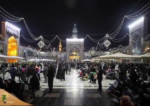 مراسم دومین شب پرفضیلت قدر در حرم مطهر رضوی در زیر باران الهی 5